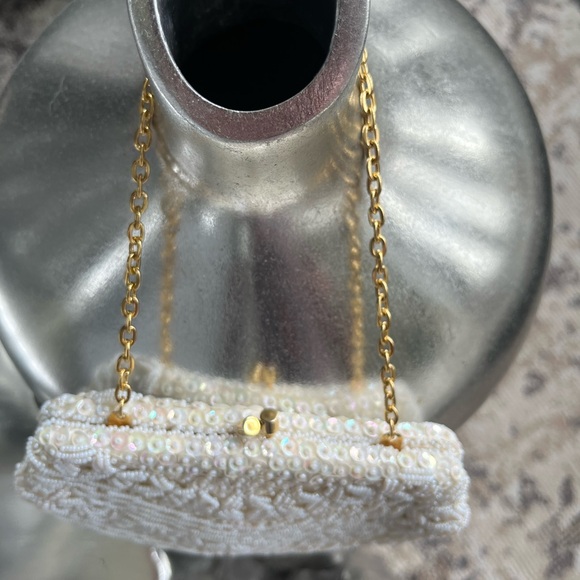 Vintage wedding day fully beaded white evening bag made in ❤️Hong Kong❤️ - Picture 12 of 17